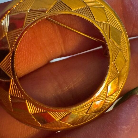 Vintage Gold-Tone Round Brooch With Geometric Etched Design - Picture 3 of 6